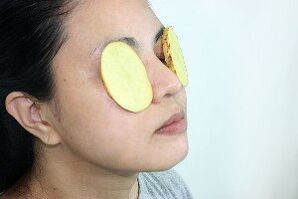 o uso de batatas para rejuvenescimento ao redor dos olhos
