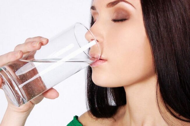 beber água para rejuvenescer a pele
